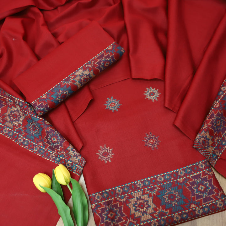 बेगमजान Berry Red Enhanced with Thread Weaved Hem Semi Pashmina Winter Set