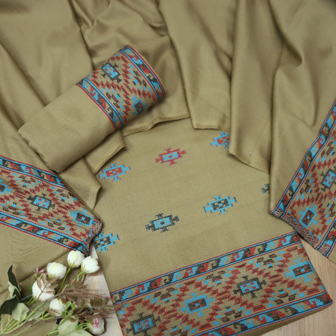 बेगमजान Sand Beige Enhanced with Thread Weaved Hem Semi Pashmina Winter Set