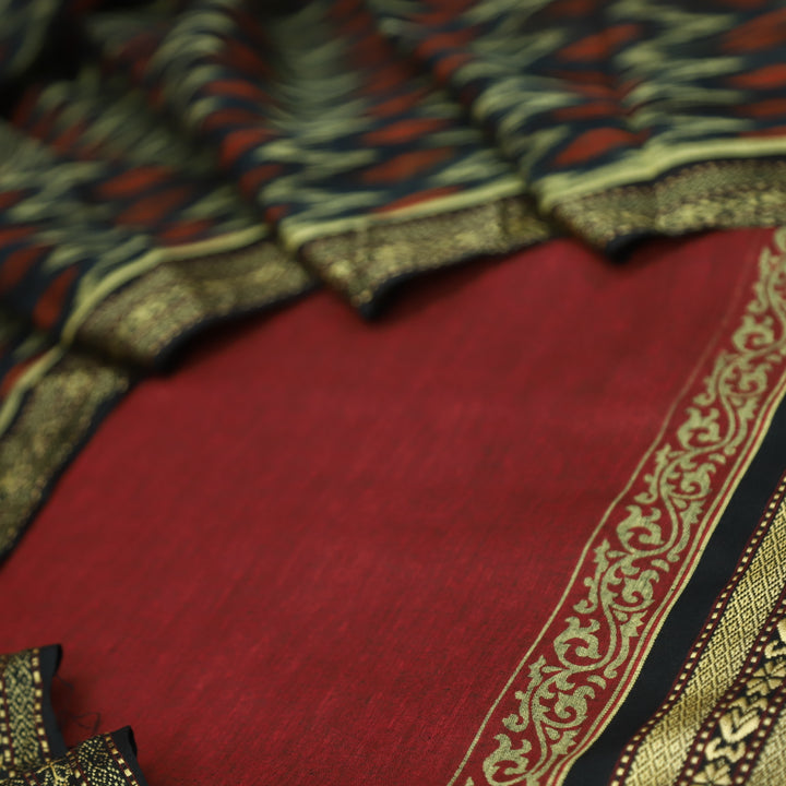 इश्क Cherry Red Mangalgiri Hem Work Cotton Set with  Black Printed Bottom