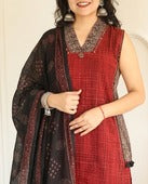 Shambhavi Barn Maroon V Neck Brush Painted 3 Piece Set