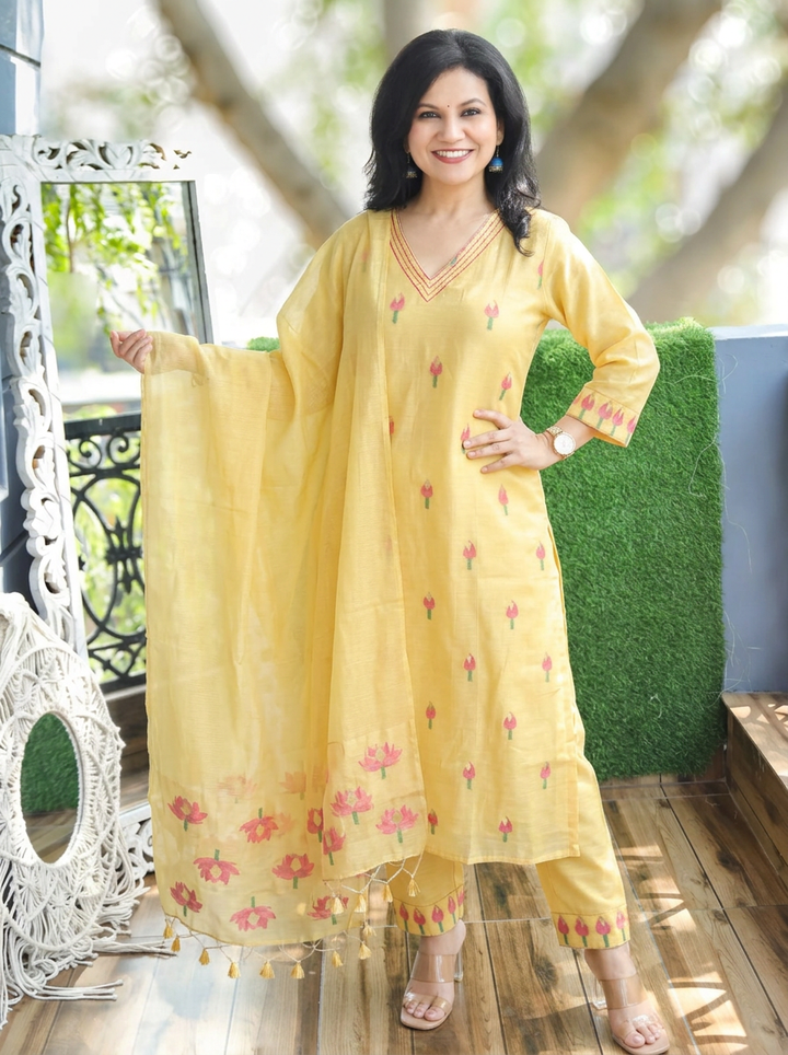 Roohi Yellow Floral Jamdani Weaved 3 PIece Set