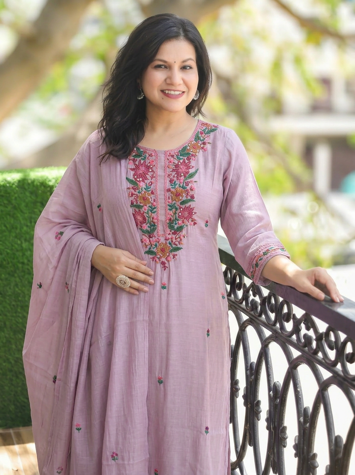 Vrinda Helio Mauve Kolkata Hand Embroidered Set