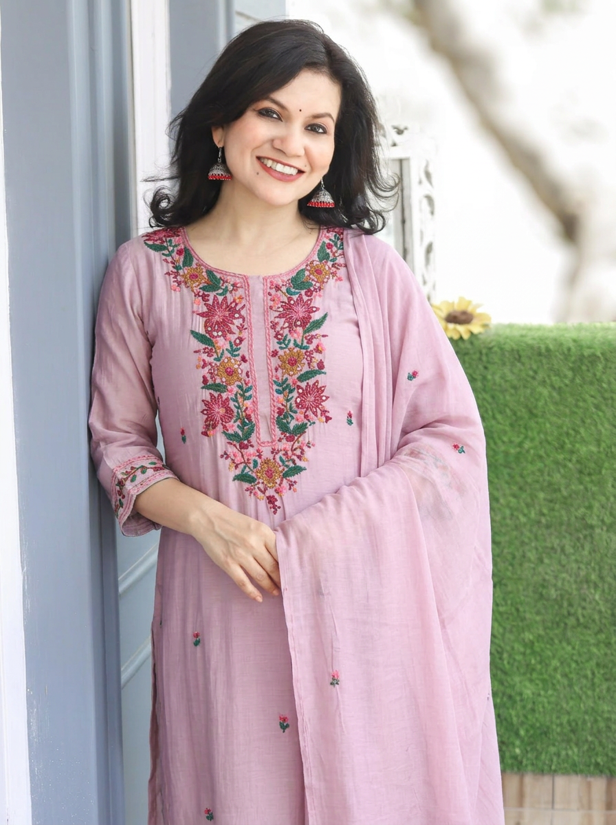 Vrinda Helio Mauve Kolkata Hand Embroidered Set