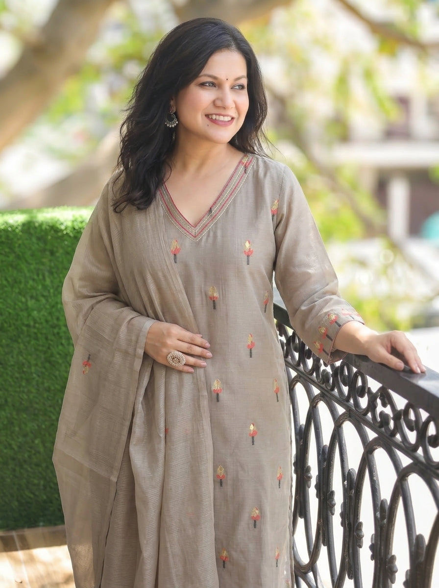 Roohi Khaki Tan Floral jamdani Weaved 3 PIece Set