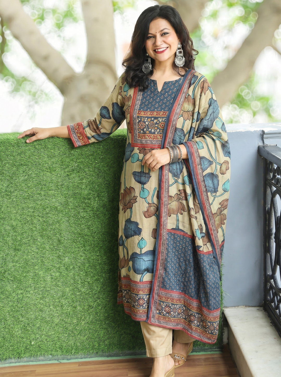 Rushali Beige Spiral Zari Work Printed Muslin 3 Piece Set