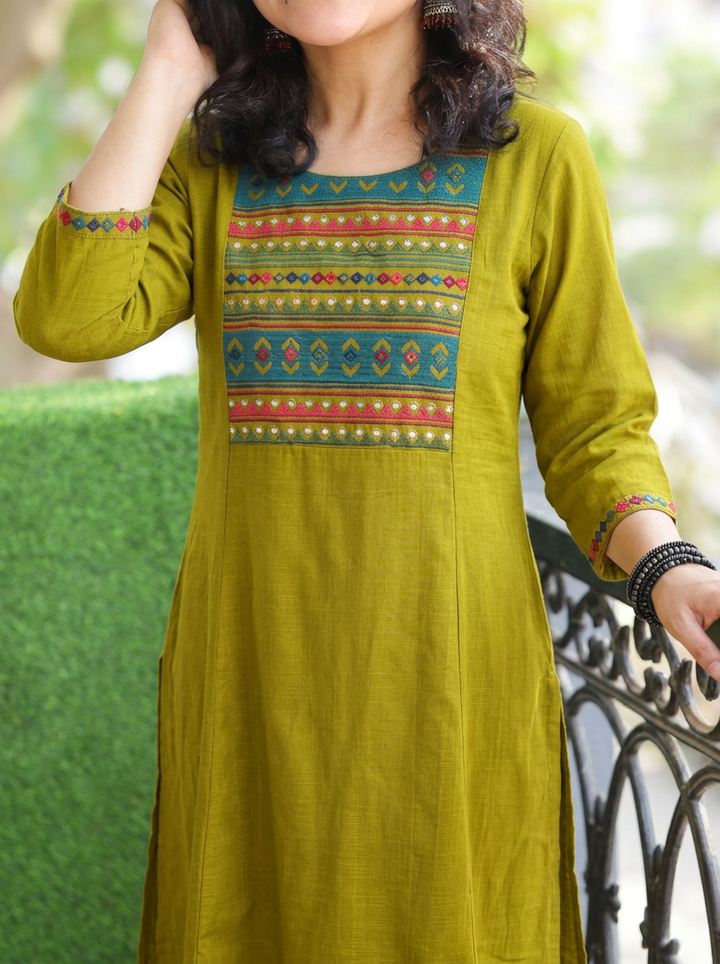 Roohi Dijon Green Embroidered Panel 2 Piece Set