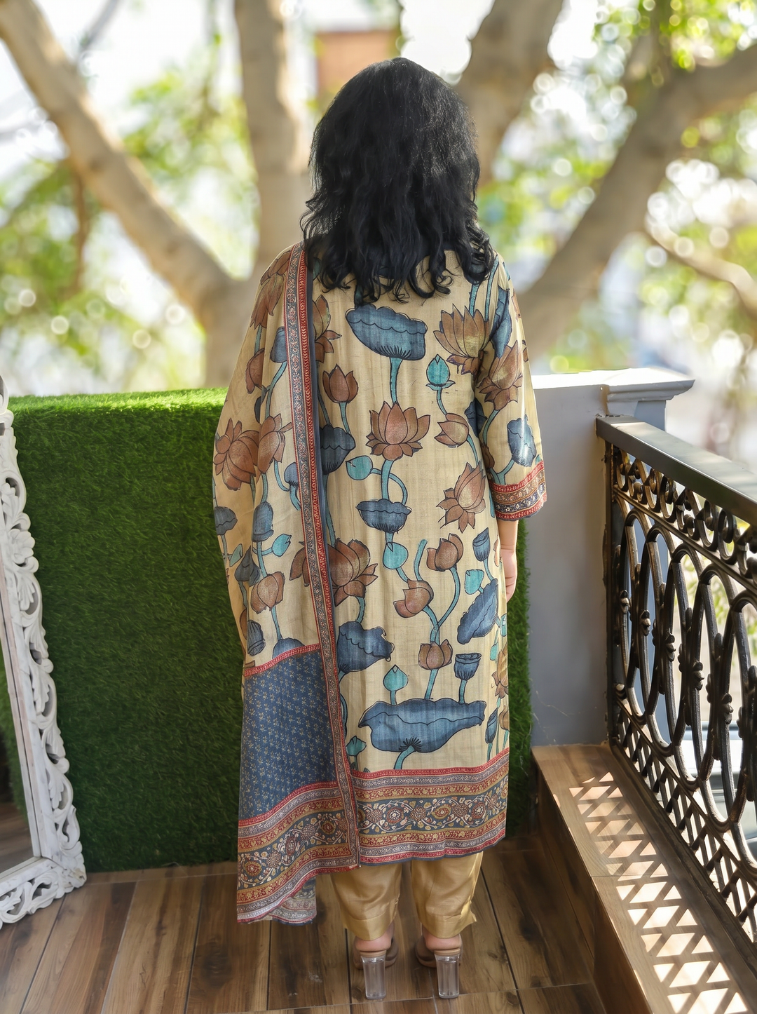 Rushali Beige Spiral Zari Work Printed Muslin 3 Piece Set
