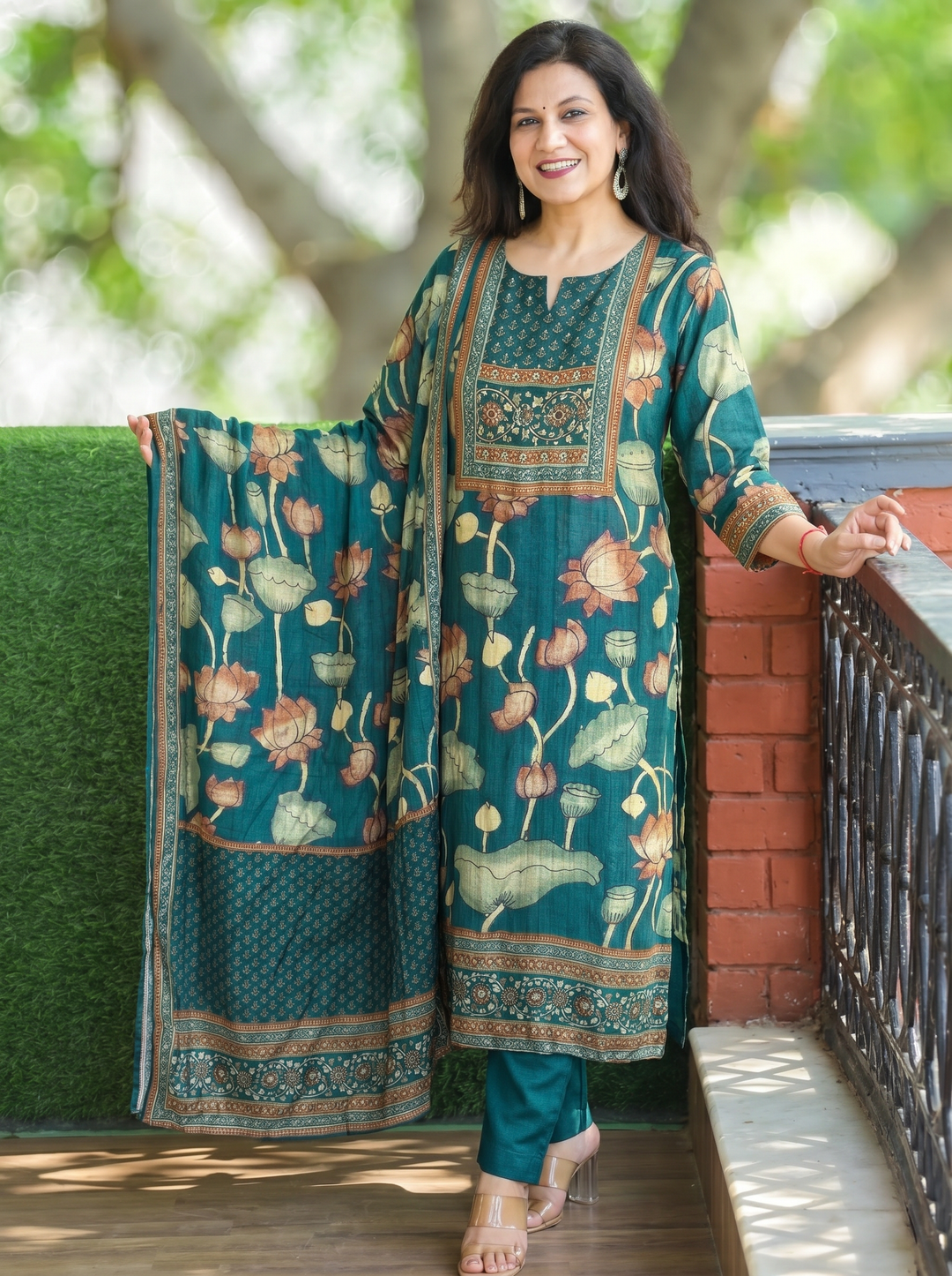 Rushali Teal Spiral Zari Work Printed Muslin 3 Piece Set