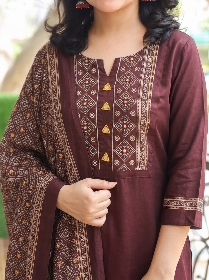 Vrinya Choco Brown Mirror Patola Print Yoke Gajji Silk Set