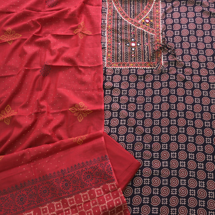 Khairiyat Night Black Angrakha Kutch Work Cotton Top With Cotton Dupatta