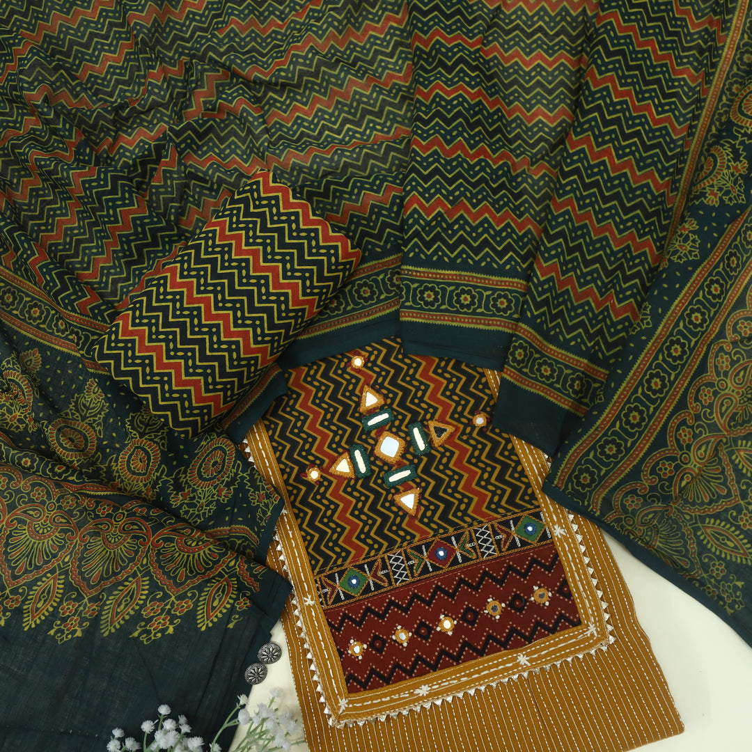 Ruhani Medallion Yellow Cotton Top with Printed Dupatta