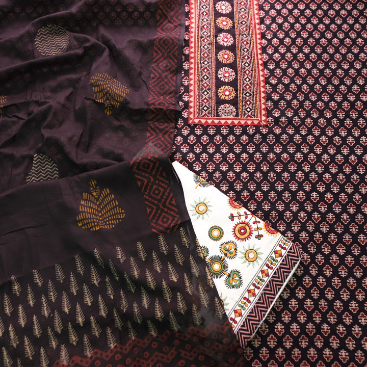 Khushi Foxy Black Kutch Patch Work Ajrakh Print Cotton Set