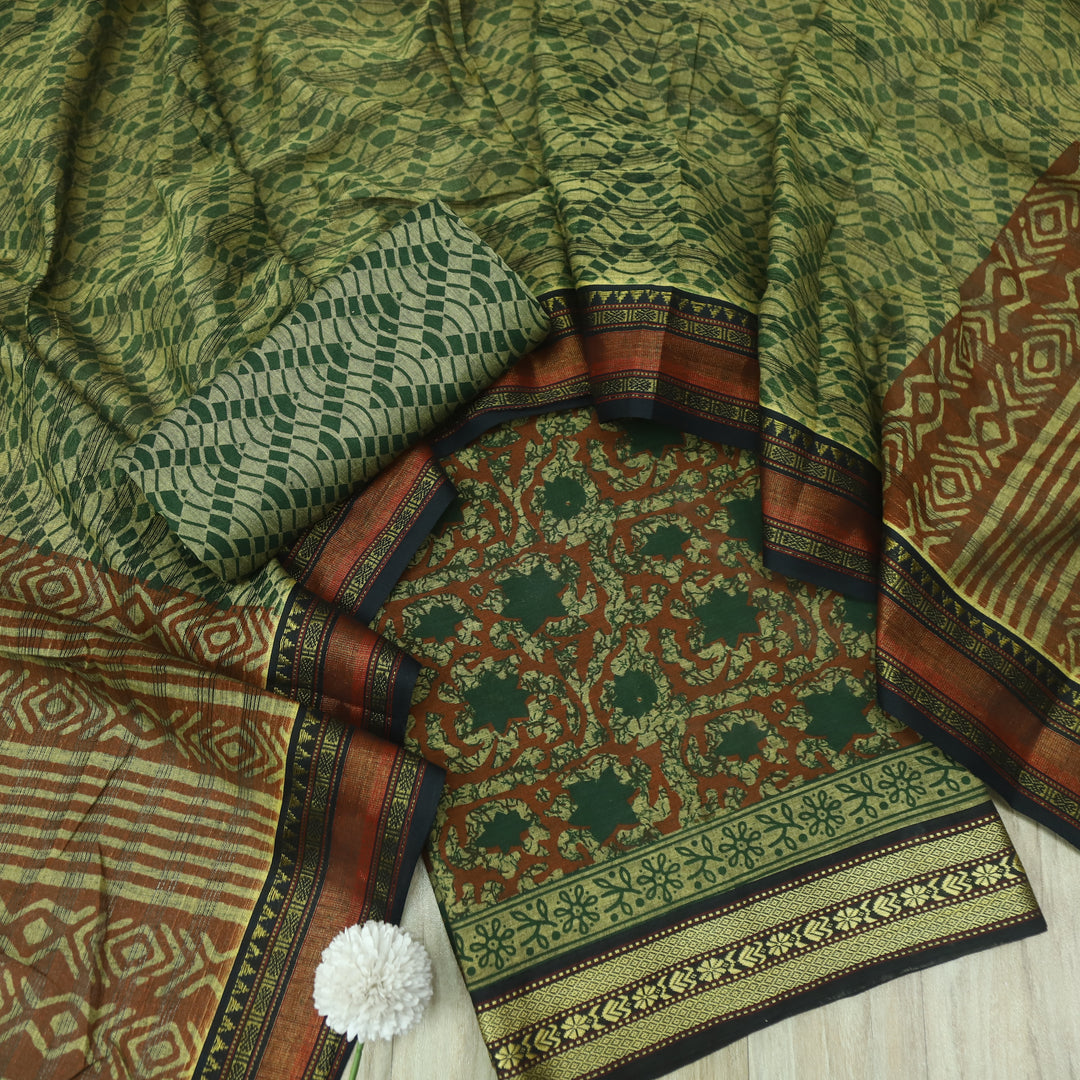 जीनत Pine Green Floral Printed Mangalgiri Hem Work Cotton Suit Set