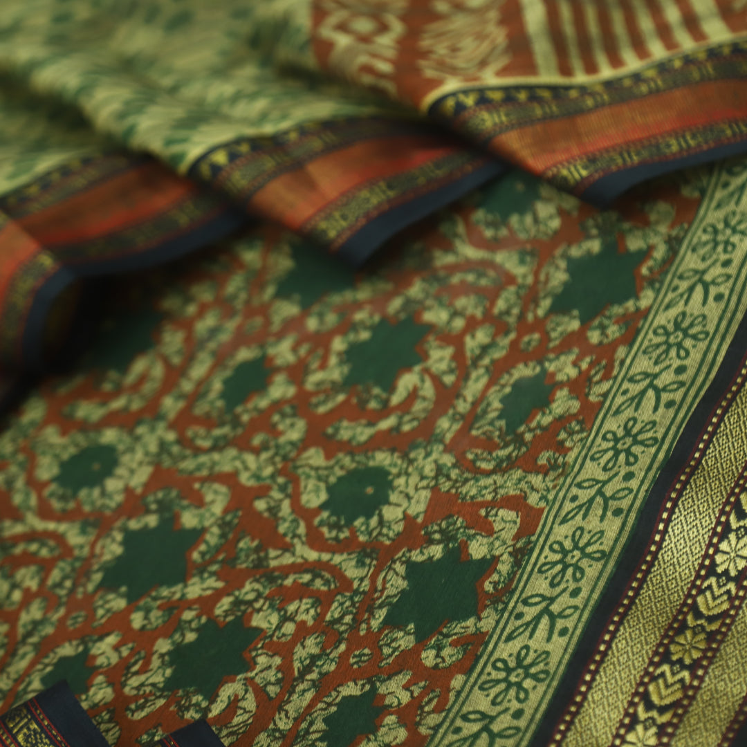 जीनत Pine Green Floral Printed Mangalgiri Hem Work Cotton Suit Set