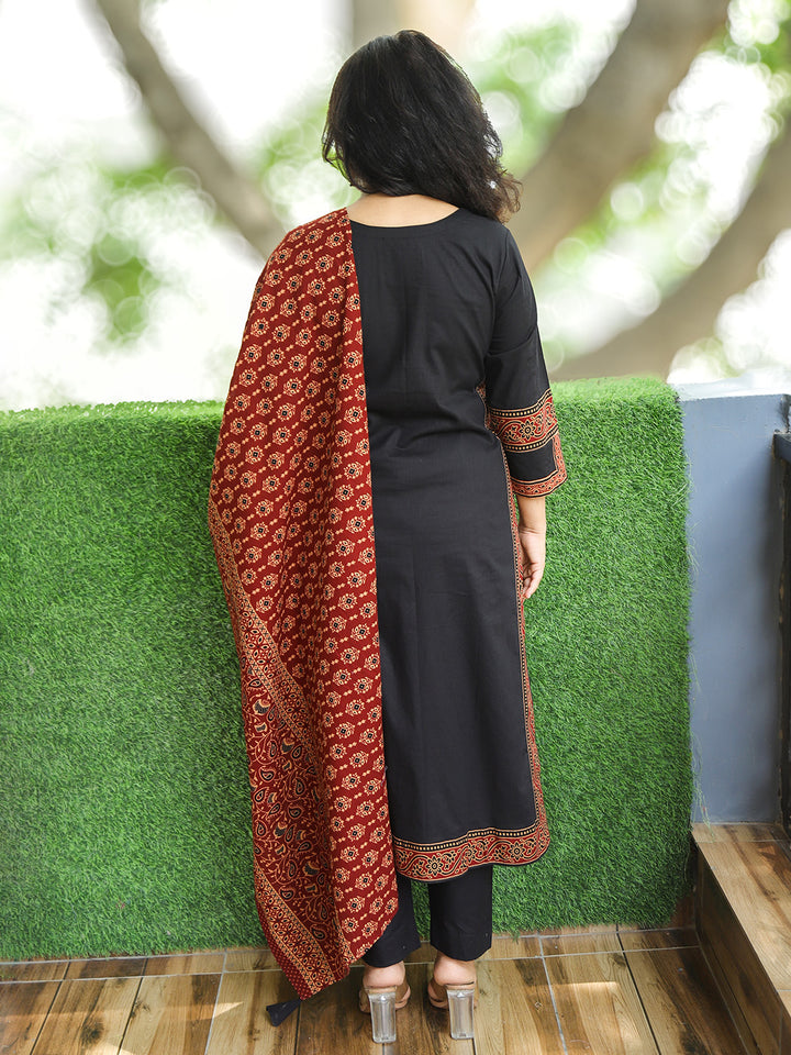 Veda Ebony Black Ajrak Printed Border Work Cotton 3 Piece Set