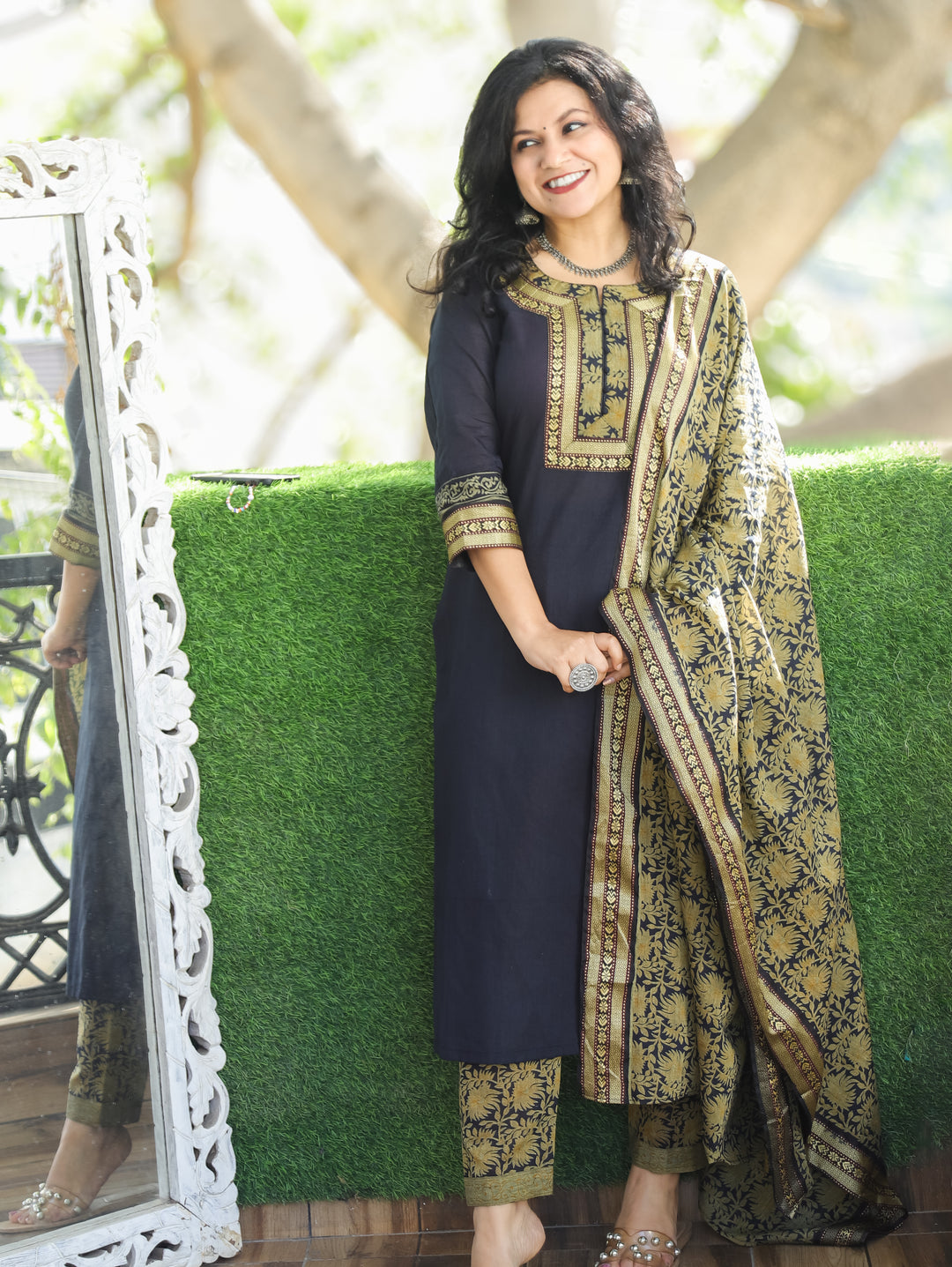 Saaniya Black Round Neck Potli Button Mangalgiri Patch South Cotton 3 Piece Set