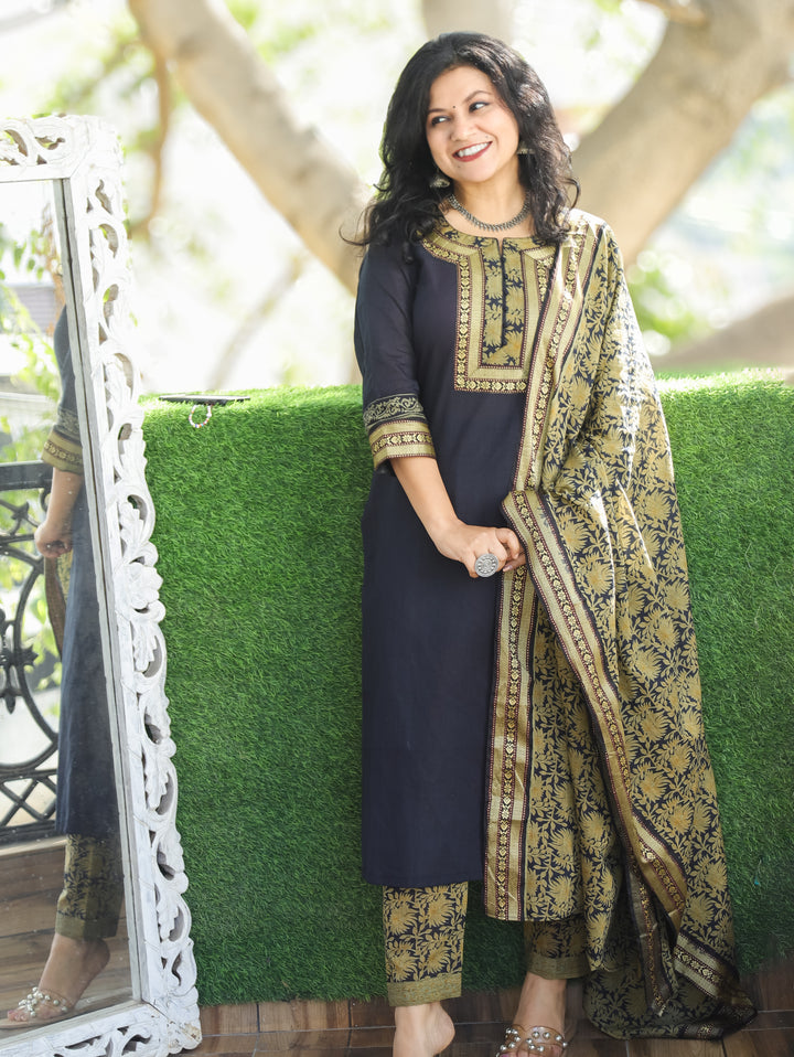 Saaniya Black Round Neck Potli Button Mangalgiri Patch South Cotton 3 Piece Set
