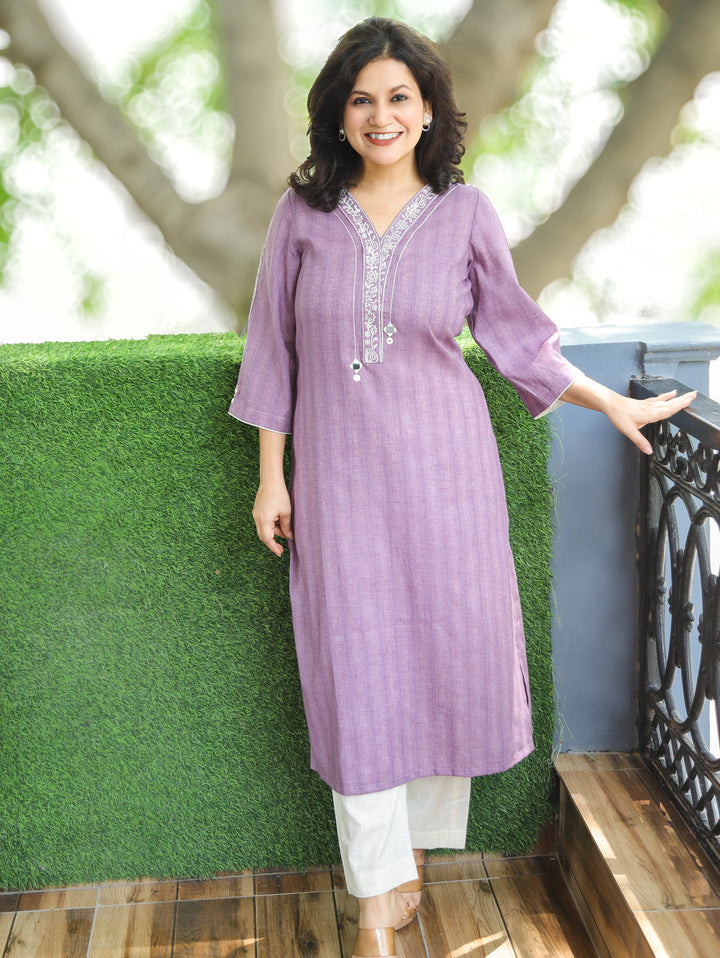 Tisha Tulip Lilac Embroidered Patch Brush Linen Kurti