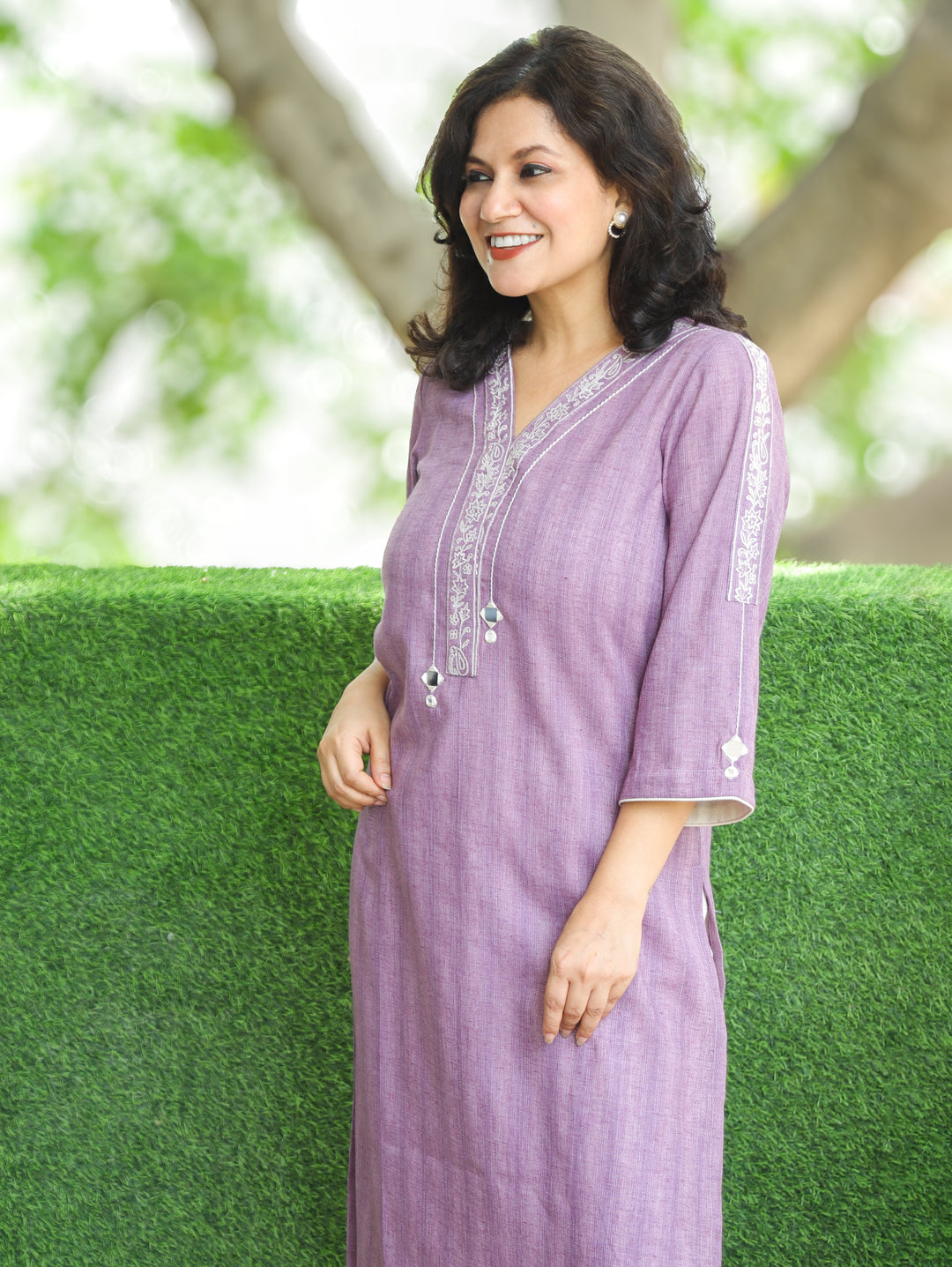 Tisha Tulip Lilac Embroidered Patch Brush Linen Kurti