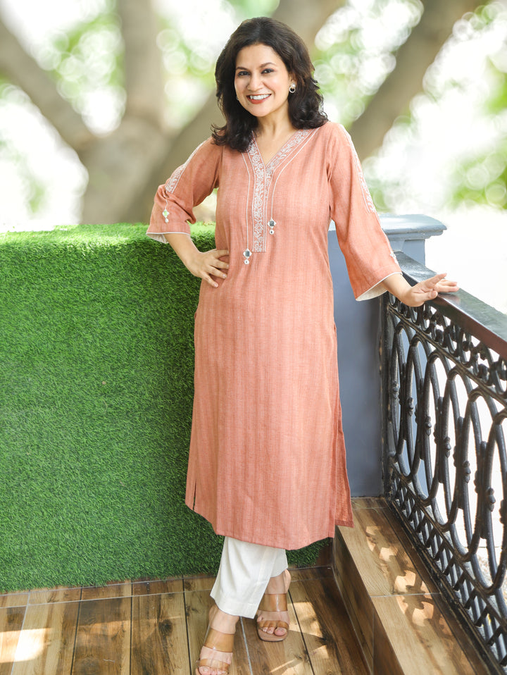 Tisha Wood Peach Embroidered Patch Brush Linen Kurti