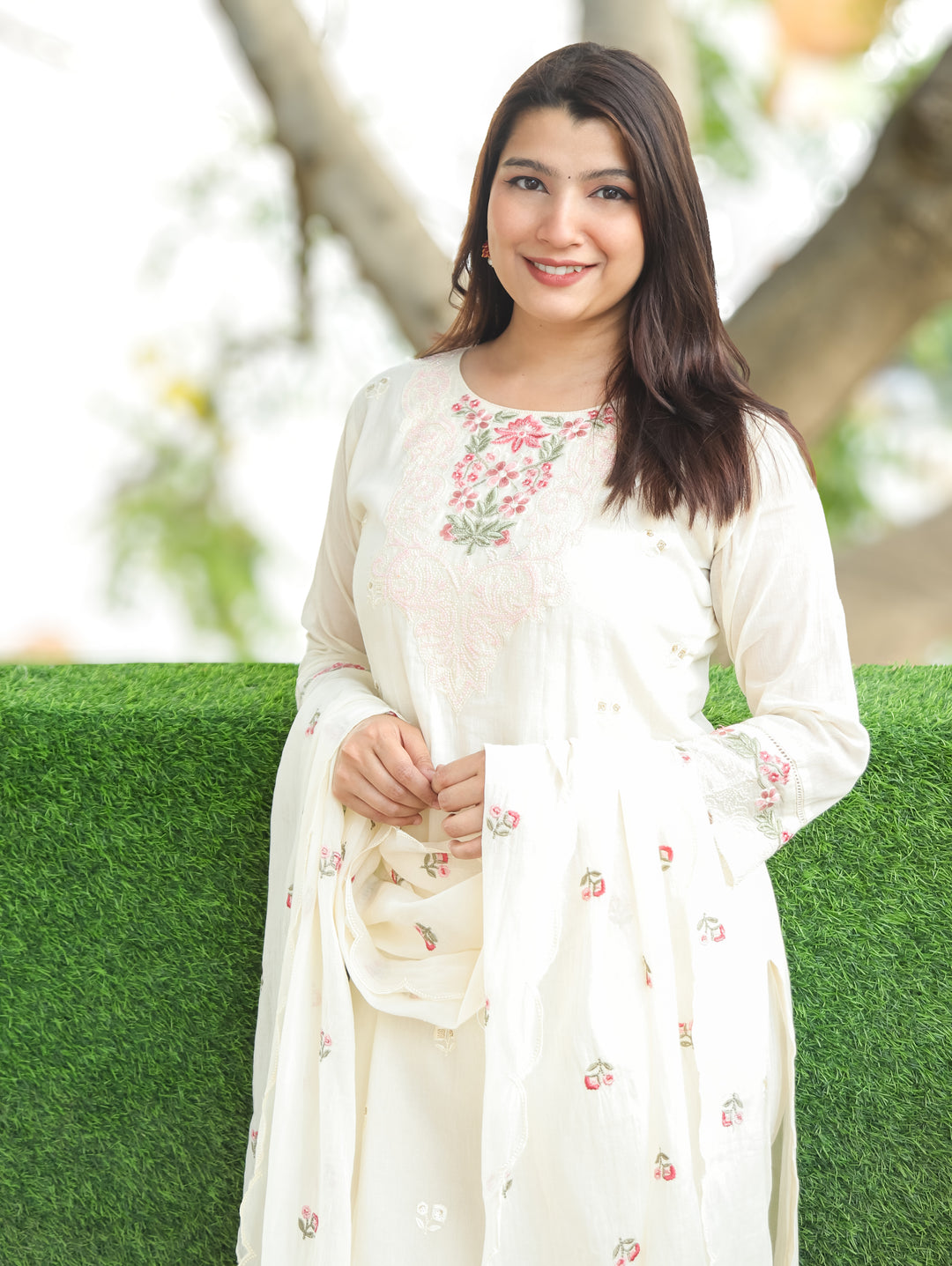 Ella Off-White Embroidery Mul Cotton 3 Piece Set
