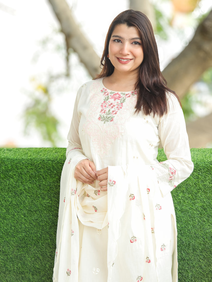 Ella Off-White Embroidery Mul Cotton 3 Piece Set