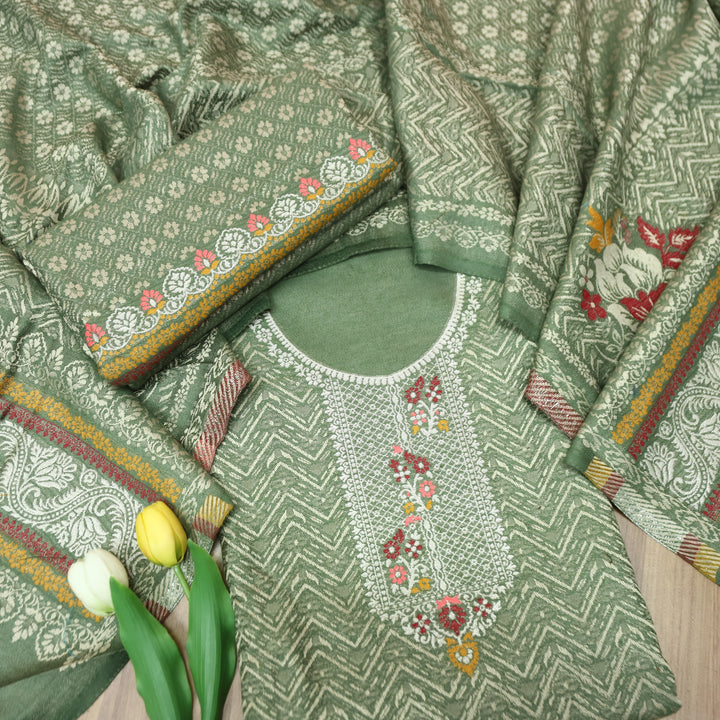 महारानी Dark Green All Over Zari Weaved in Semi Pashmina Winter Suit Set