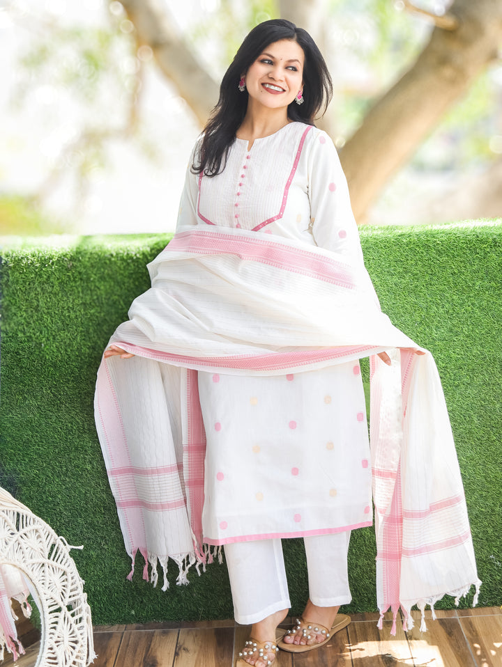 Hans White Pink Handloom 3 Piece Set