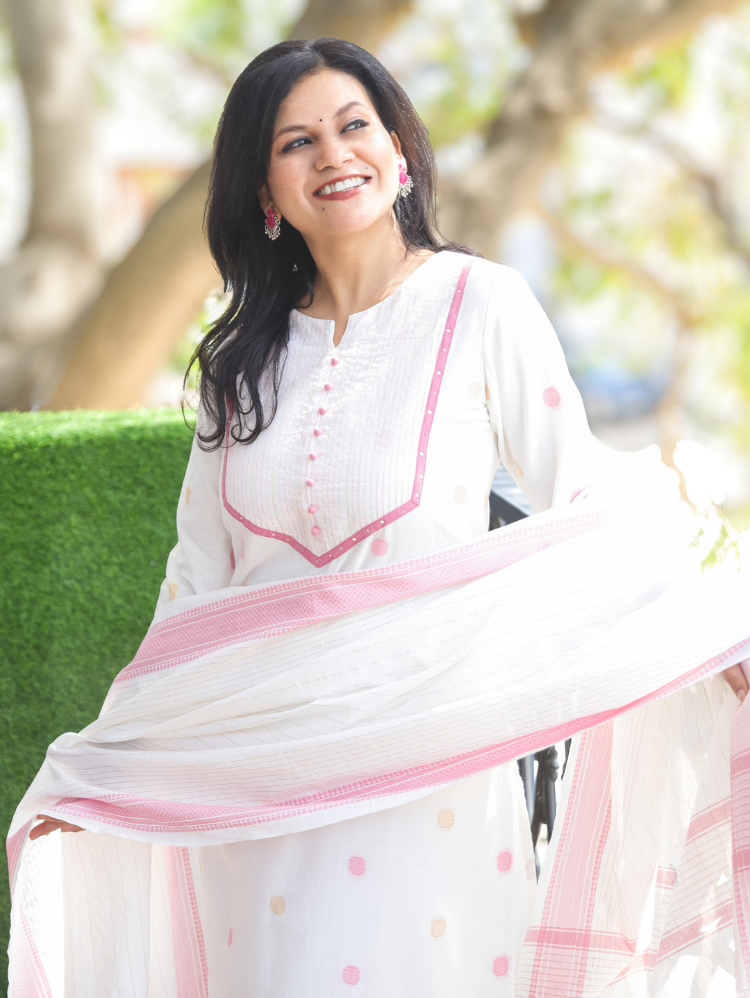 Hans White Pink Handloom 3 Piece Set