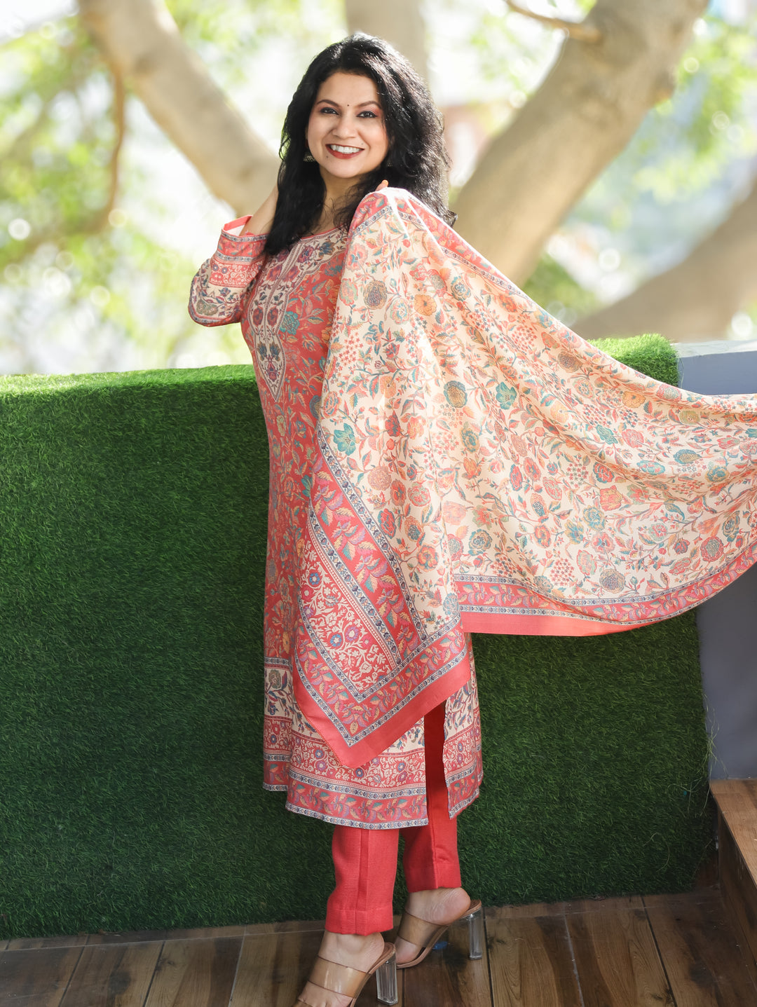 Tejaswini Coral Peach Round Neck Kashmiri Floral Print Semi Pashmina 3 Piece Set