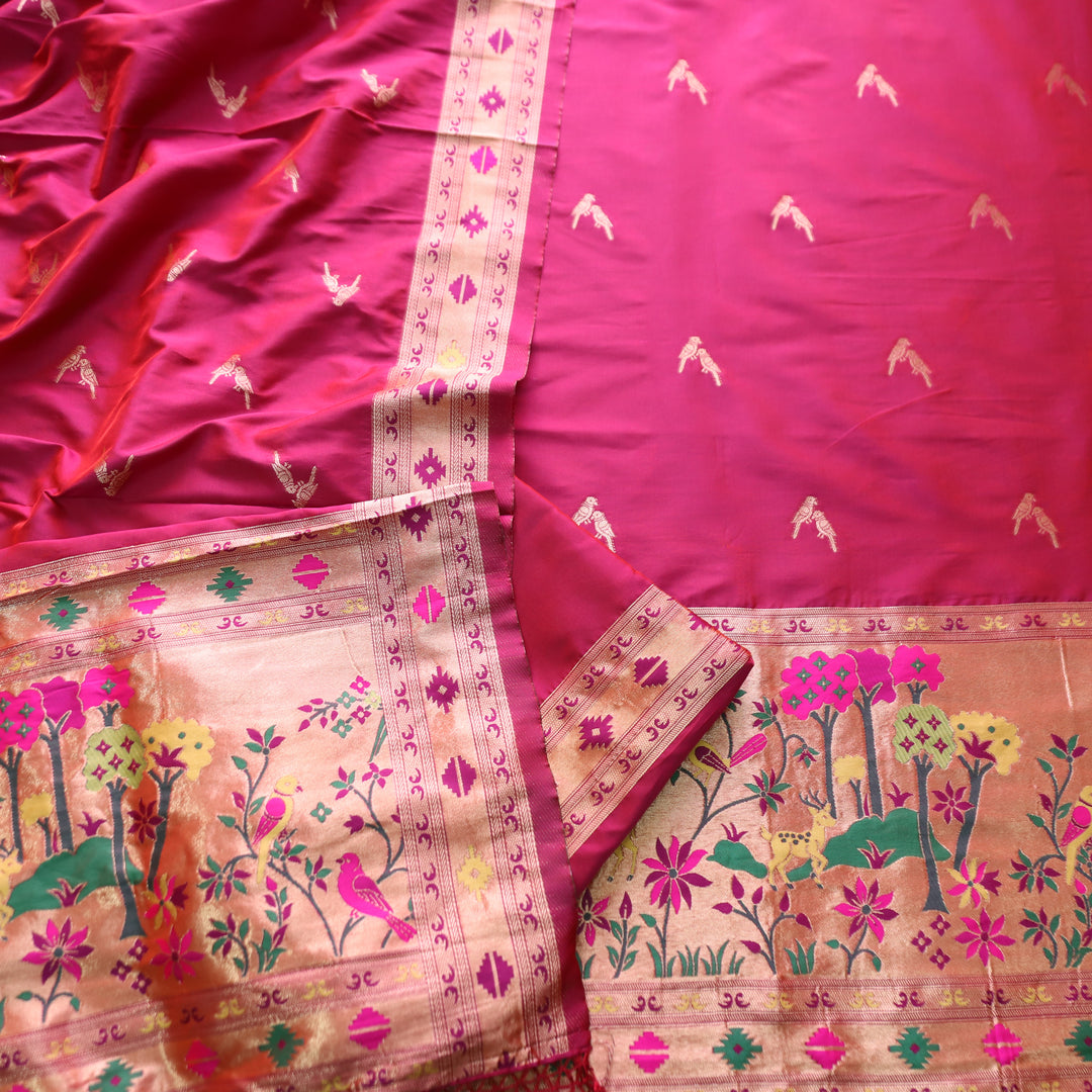 Dildaari Magenta Pink Banarasi Jacquard Weaved Hemline Paithani Silk Set