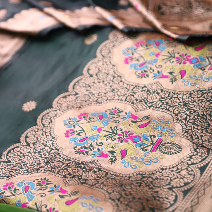 Saarthi Sacramento Green Banarasi Jacquard Weaved Hemline Paithani Silk Set