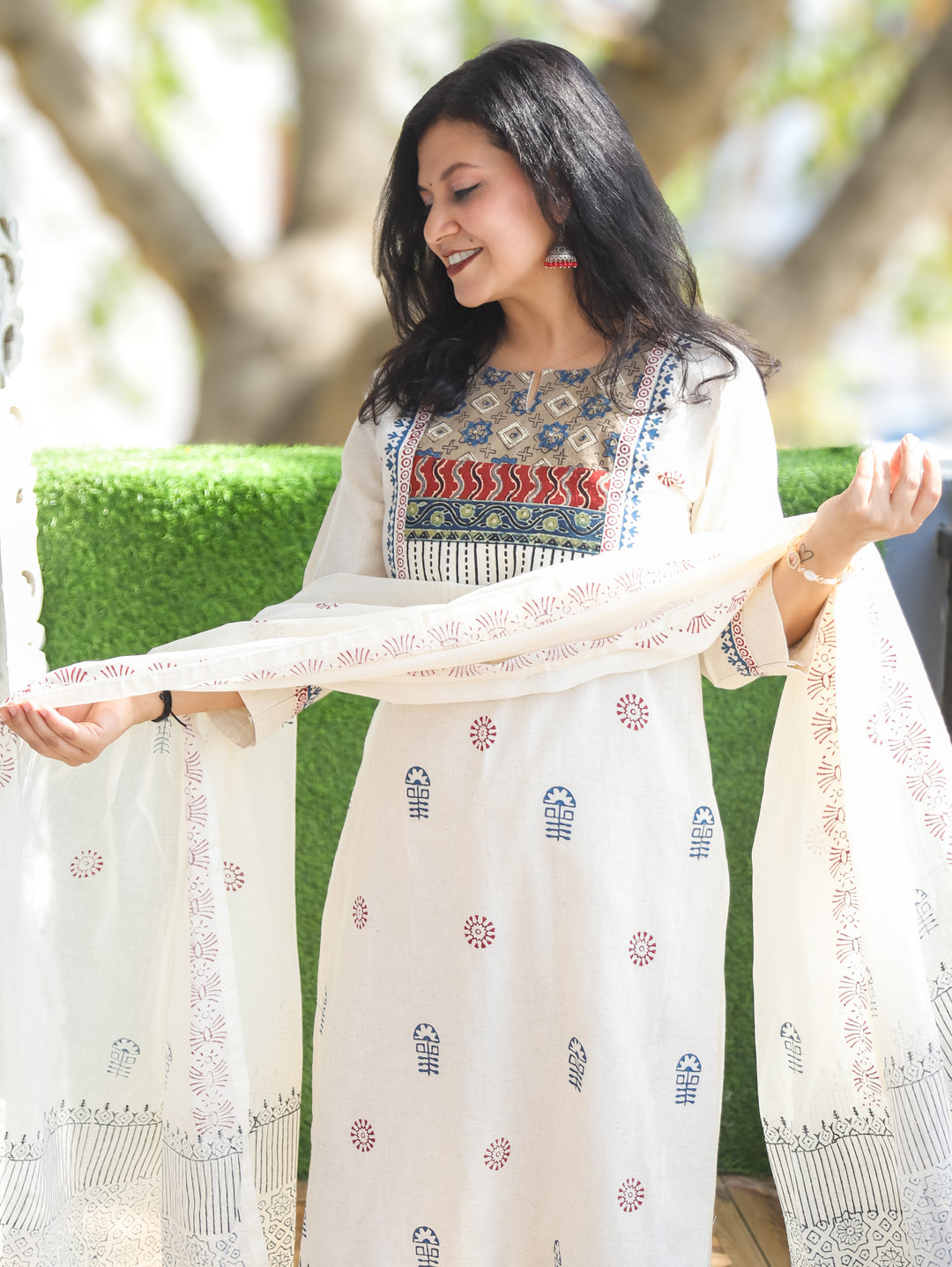 Gul Hans Safed Kutch Cotton 3 Piece Set