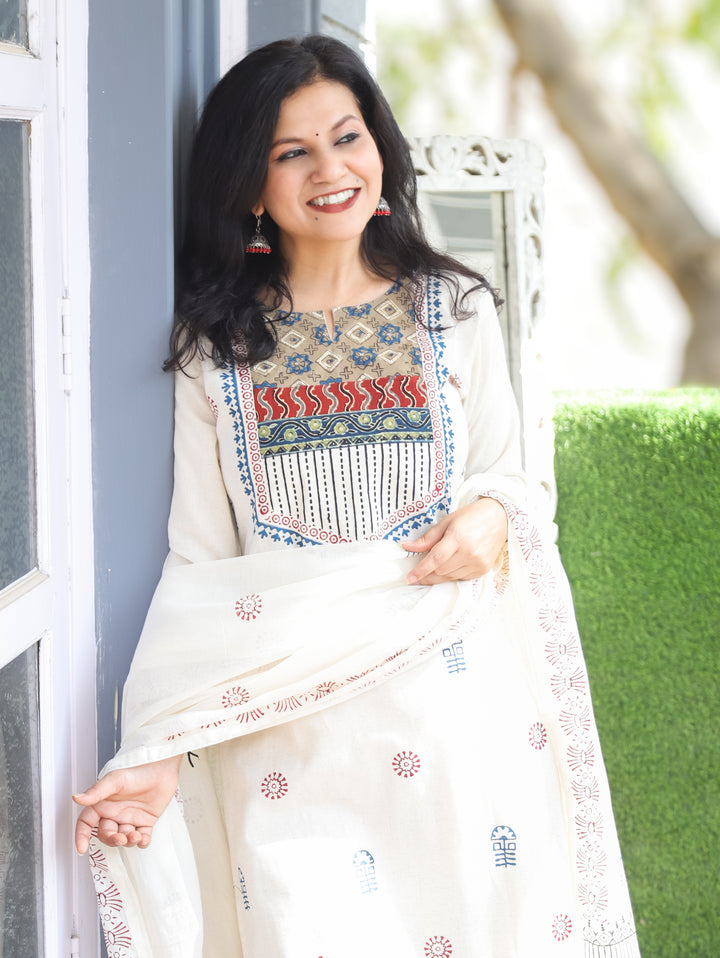 Gul Hans Safed Kutch Cotton 3 Piece Set