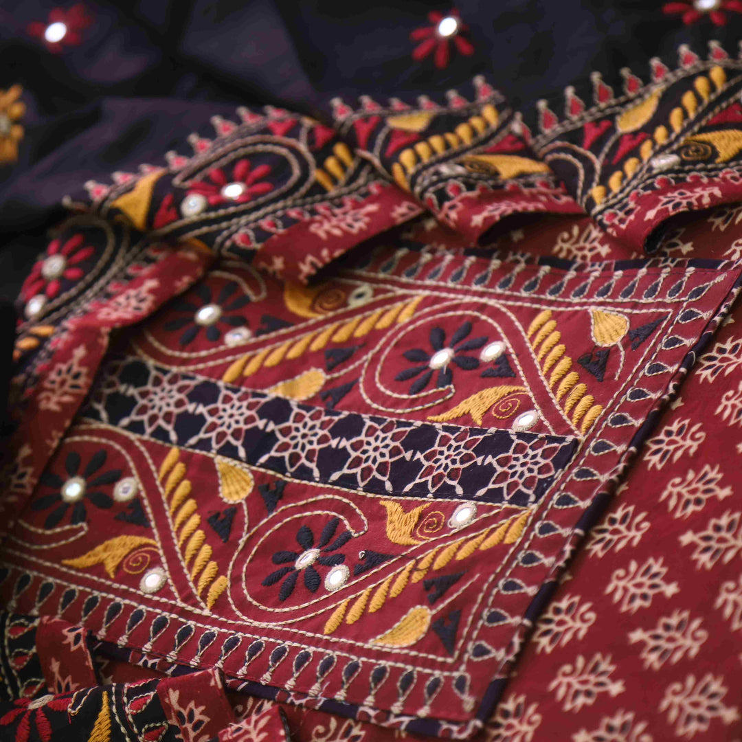 Khairiyat Barn Red Kutch Work Cotton Top With Cotton Dupatta Set