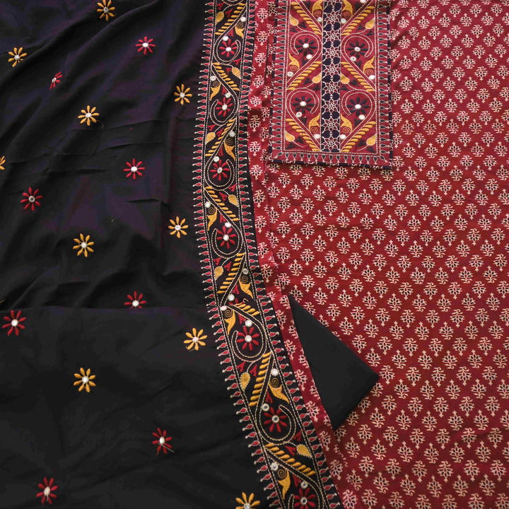 Khairiyat Barn Red Kutch Work Cotton Top With Cotton Dupatta Set