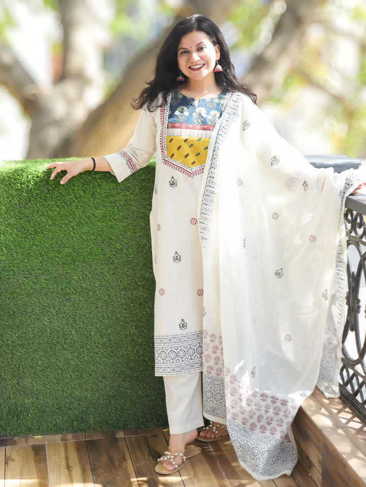 Gul Hans Pankh Safed Kutch Cotton 3 Piece Set