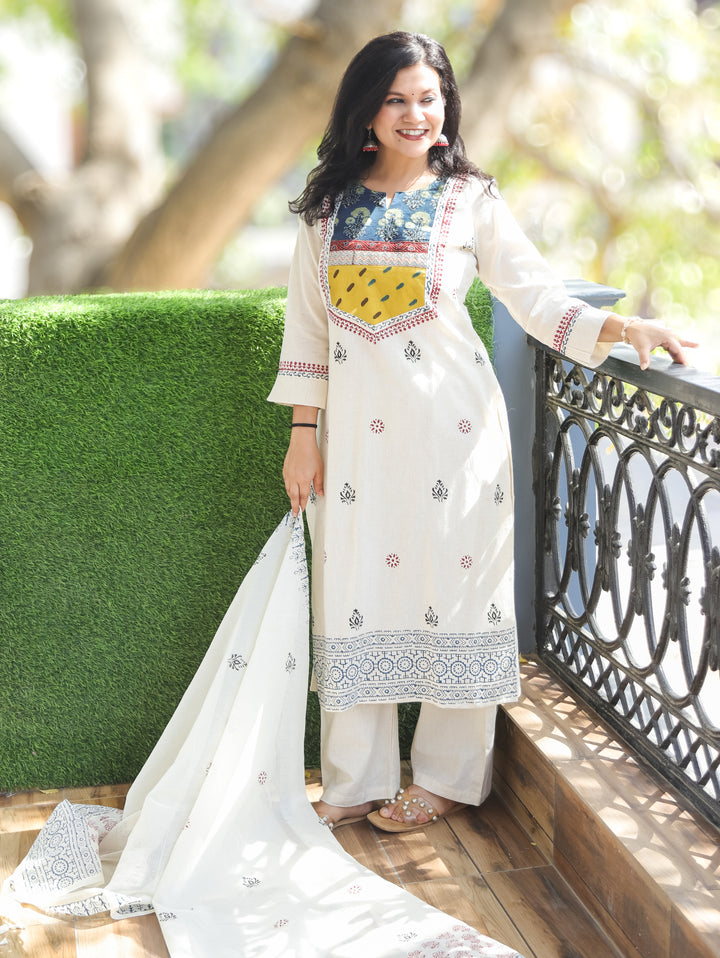 Gul Hans Pankh Safed Kutch Cotton 3 Piece Set