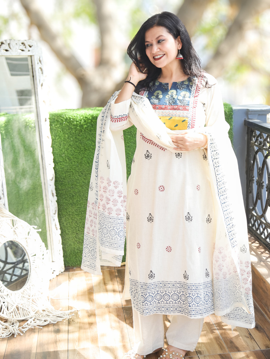 Gul Hans Pankh Safed Kutch Cotton 3 Piece Set