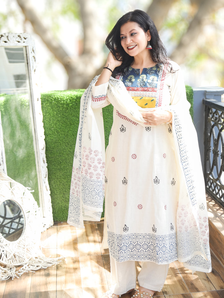 Gul Hans Pankh Safed Kutch Cotton 3 Piece Set