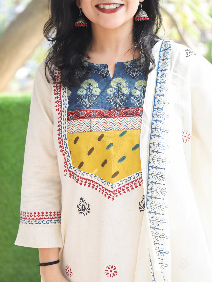Gul Hans Pankh Safed Kutch Cotton 3 Piece Set