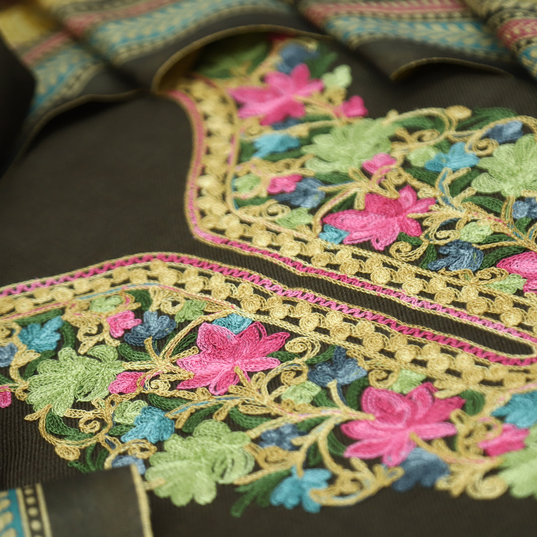 ऐश्वर्या Olive Green Aari Style Thread Embroidery Semi Pashmina Winter Set