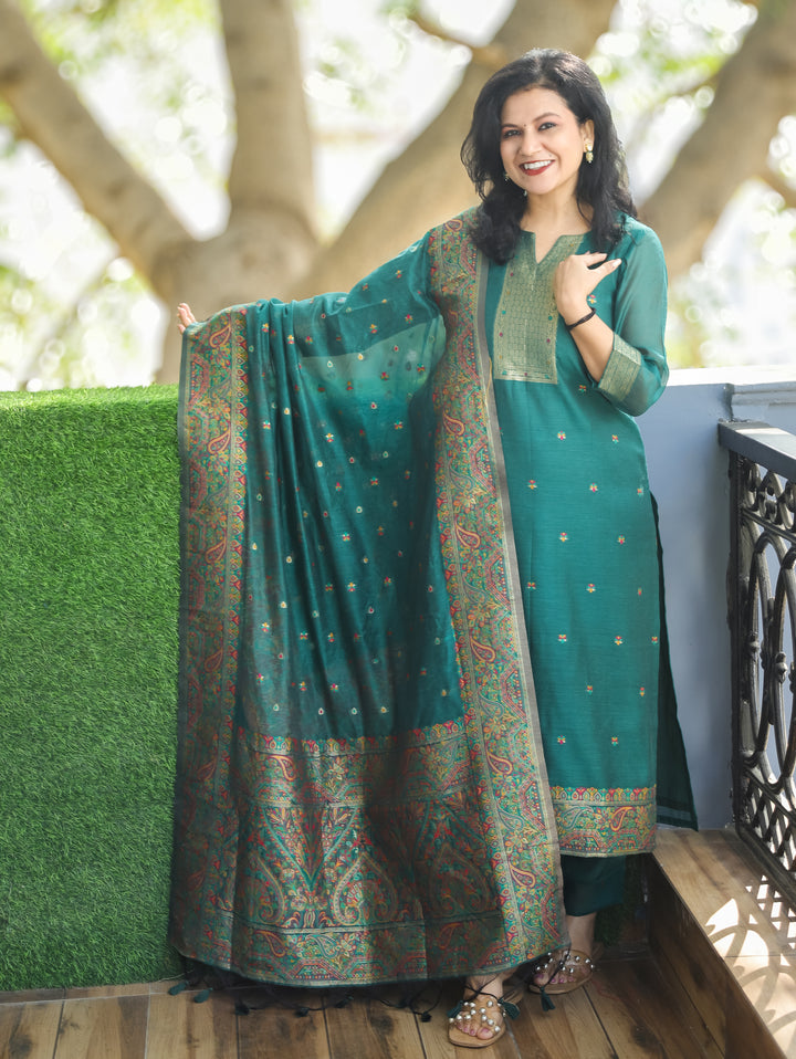 Saheli Emerald Green Round Neck in Jamdani Kashmiri Inspired Chanderi 3 Piece Set