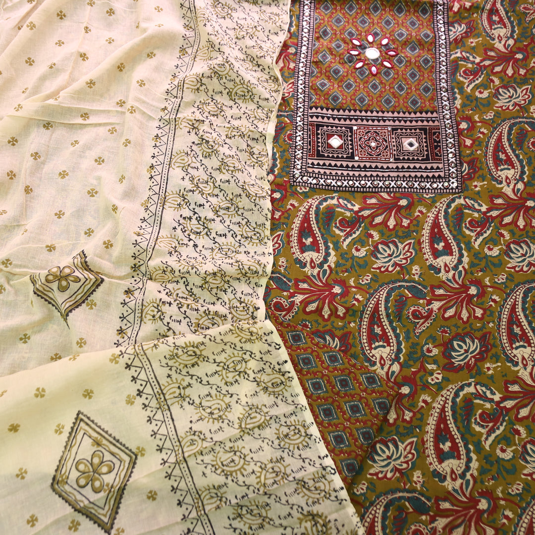 Manruvi Mustard Yellow Kutch Mirror Kalamkari Printed Cotton Set