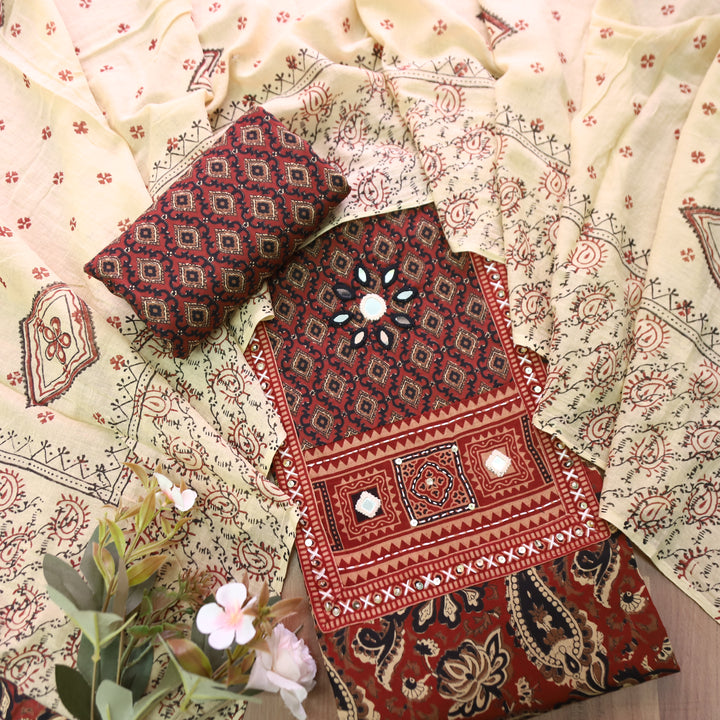 Manruvi Maroon Red Kutch Mirror Kalamkari Printed Cotton Set