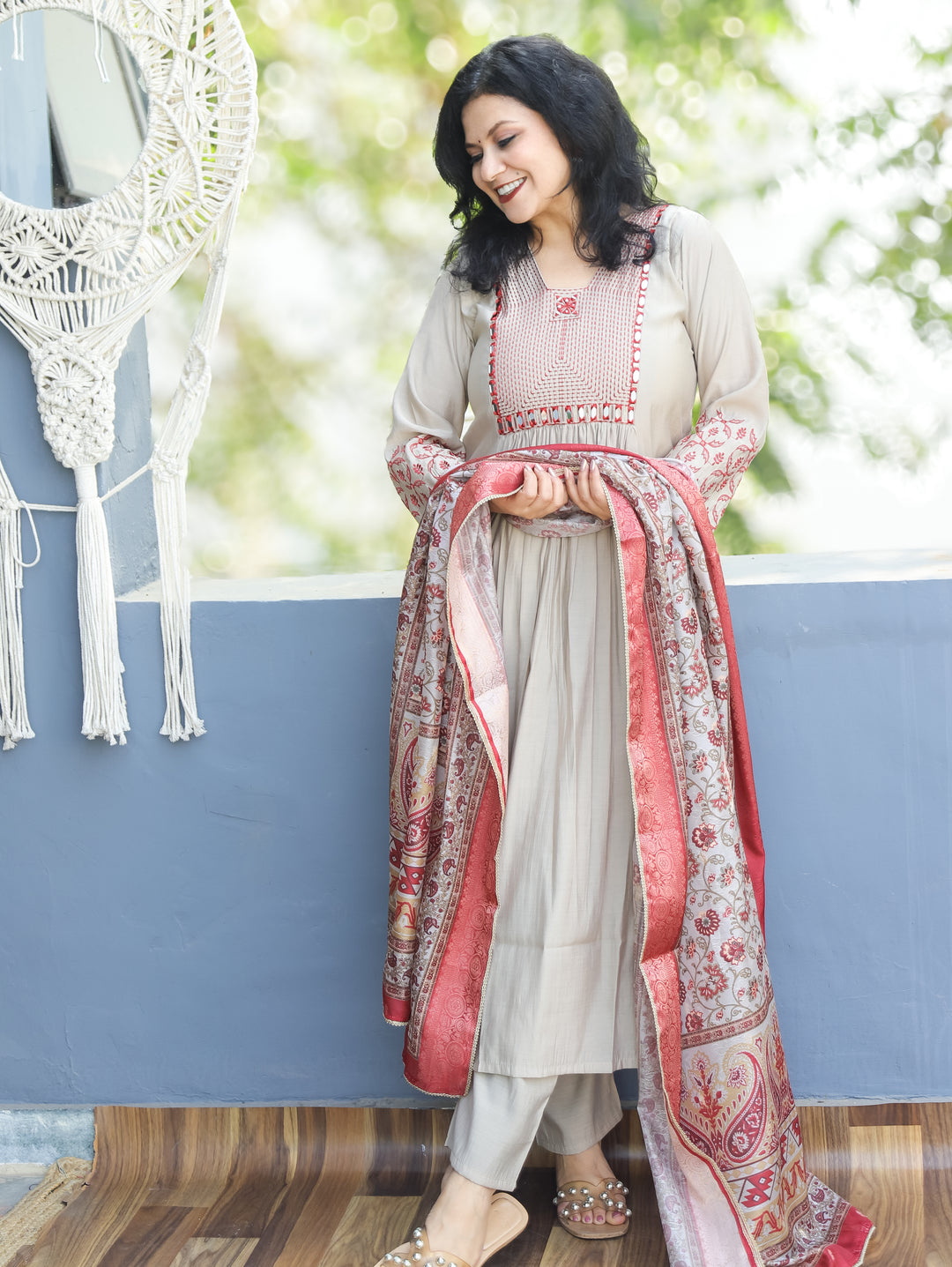 Masakkali Chrome Grey Thread Work Mirror in Front Gathered Roman Silk 3 Piece Set