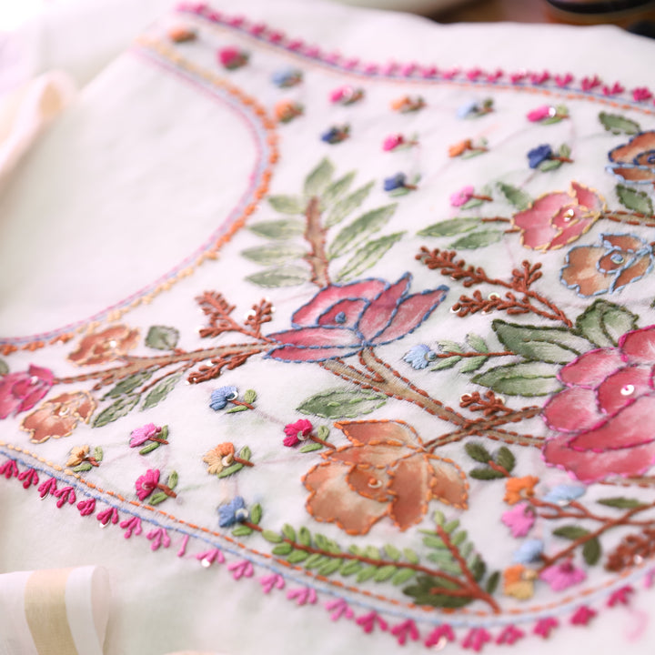Hans White with Red Floral Hand Painted Kantha Mul Chanderi Set