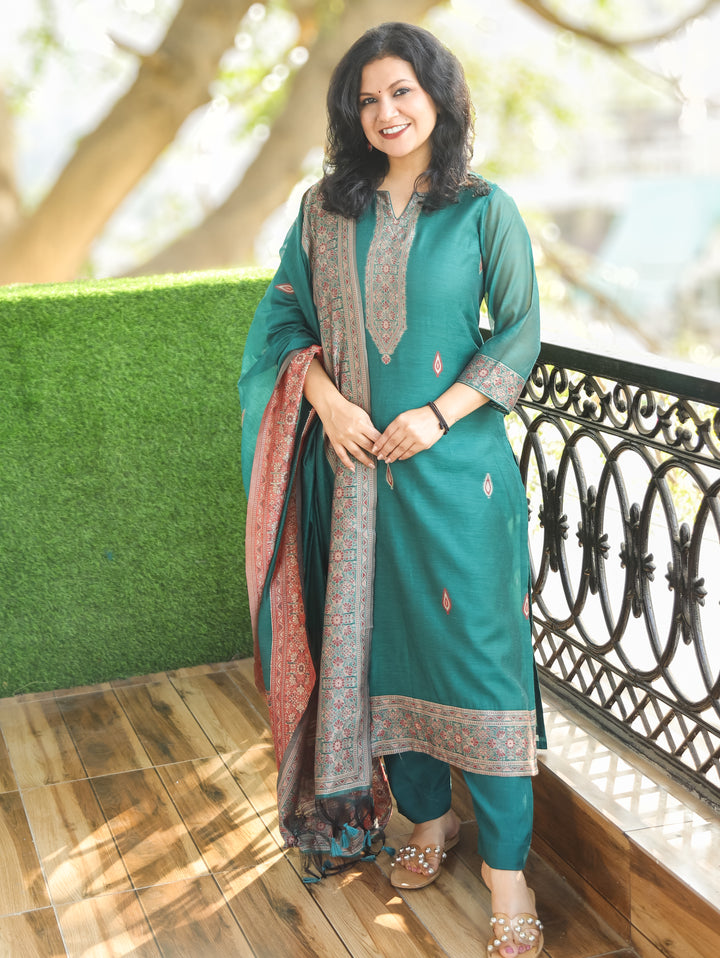 Rupali Emerald Green Round Neck in Jamdani Kashmiri Inspired Chanderi 3 Piece Set