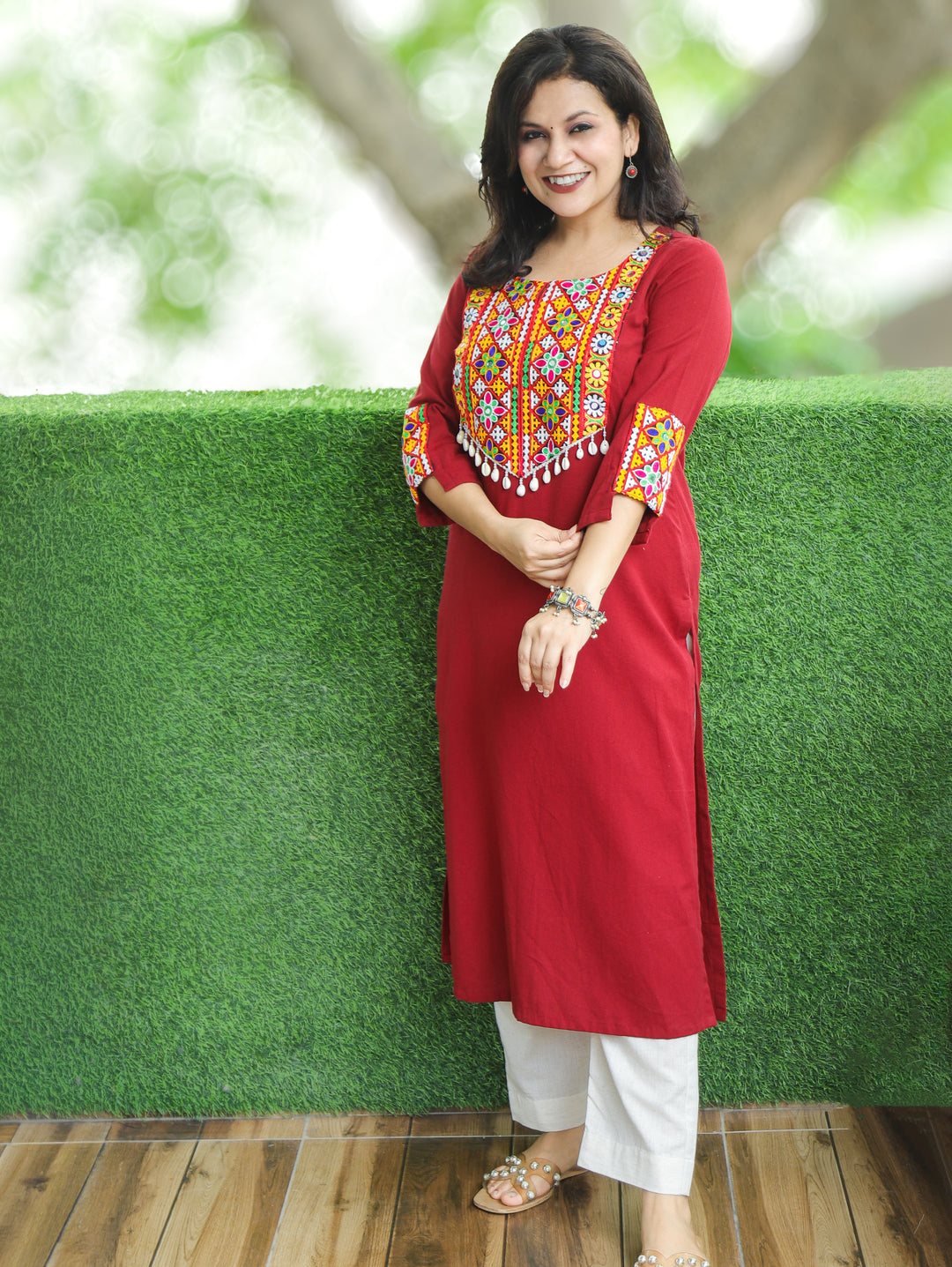 Naavali Berry Pink Kutchi Mirror Embroidered Yoke Cotton Kurti