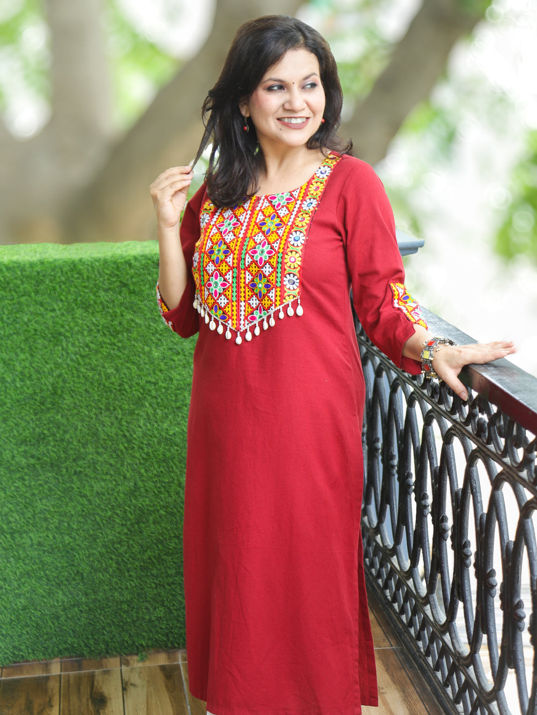 Naavali Berry Pink Kutchi Mirror Embroidered Yoke Cotton Kurti